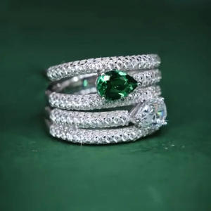 Anillo de Compromiso de Esmeralda para Mujer T0993, con Engaste Pavé, Forma de Pera, Piedra Natural, Anillos de Moda - Product Image 1