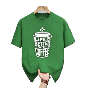 T-shirt 100% cotone 180g casual unisex con <span class=keywords><strong>grafica</strong></span> 'Life Is Better With Coffee Cup', citazione per amanti della caffeina e baristi, <span class=keywords><strong>tipografia</strong></span> - Product Image 2