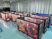 Écran LED portable haute luminosité personnalisé, table de DJ six places avec flight case et comptoir d'accueil