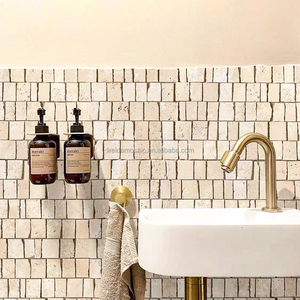 Mosaïque de travertin beige à bords irréguliers pour la décoration des murs, salles de bain, cuisines, crédences, entourages de cheminées et zones similaires - Product Image 3
