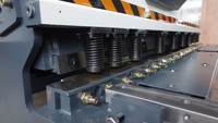 Machine à découper les tôles semi-automatique 6x3200 pour l'acier au carbone et l'acier galvanisé