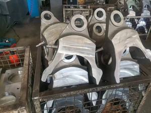 Equipo de maquinaria OEM Fundición de inversión de cera perdida Zapata de caballo de suministros de cerrajería Piezas de fundición de precisión de acero inoxidable - Product Image 4