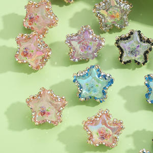 2025 superventas diamantes de imitación estrella de cinco puntas cuentas de flores cuentas acrílicas sueltas para DIY pluma accesorios de cadena de teléfono - Product Image 1