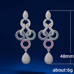 Orecchini Pendenti Lunghi Bicolore per Donne, Gioielli Creativi e Distintivi - Product Image 5