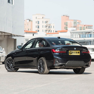 <span class=keywords><strong>BMW</strong></span> 320Li M Berline <span class=keywords><strong>2023</strong></span> avec toit ouvrant, sièges en cuir, caméra de recul, jantes R17, conduite à gauche, moteur turbo, boîte automatique, véhicule d'occasion, intérieur LED sombre - Product Image 4
