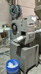 Machine automatique de coupe de saucisses à <span class=keywords><strong>double</strong></span> clipserie Great Wall DKLC-200, entraînée par un moteur servo, pour boyaux de saucisses de 40 à 200 mm - Product Image 2