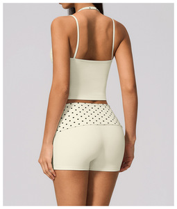 Top Deportivo con Estampado de Puntos, Transpirable, que Absorbe la Humedad, con Soporte de Compresión y Pantalones Cortos con Cintura Plegable - Product Image 3