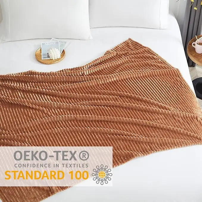 Ramah lingkungan hangat polos 3D pola bergaris jacquard tenun 100% poliester rajut wafel flanel selimut lempar untuk tempat tidur Sofa