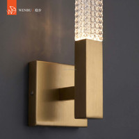 Lampe murale de luxe en verre cristal Linear Lead Crystal Glass en or brossé pour villa, hôtel, salon