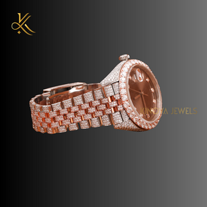 Montre en diamant Moissanite brillante avec mouvement à quartz de précision Style de luxe et artisanat de qualité supérieure pour les goûts exigeants - Product Image 4