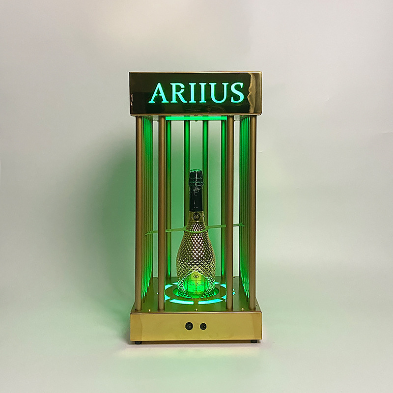 Soporte para vino con forma de jaula de pájaros, estructura de hierro y lacado dorado (acabado blanco).