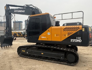 Excavatrice sur chenilles hydraulique Hyundai HX220HD d'occasion, d'origine japonaise, Hyundai 220 d'occasion, 20, 21, 22 tonnes, à vendre, pelleuse d'occasion - Product Image 1