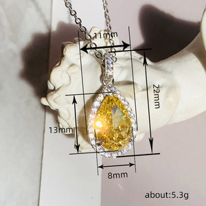 Collana con Ciondolo a Goccia per Donna, Elegante e Versatile, per Uso Quotidiano e Feste - Product Image 4