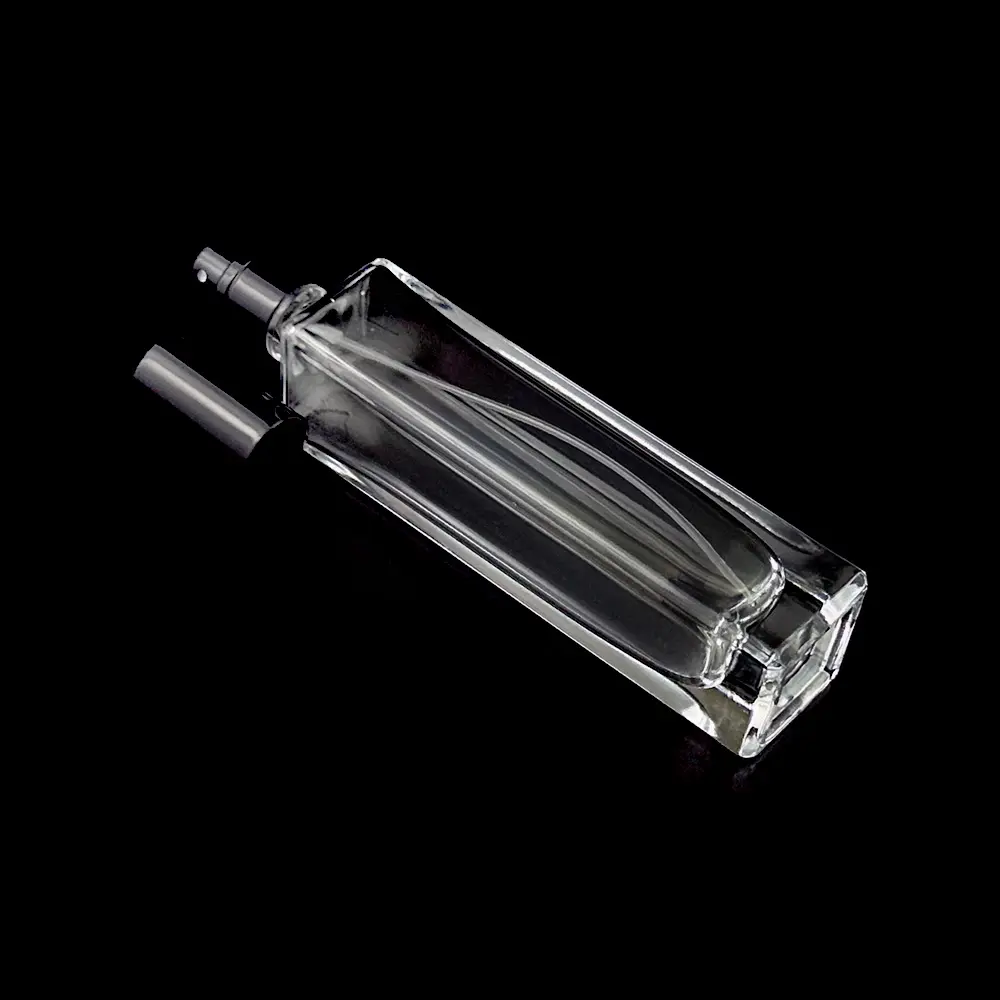 Récipient vide en verre de vaporisateur de parfum rechargeable de 50 ml 60 ml avec bouchon en aluminium de pulvérisation à pompe noire