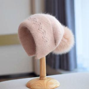 <span class=keywords><strong>Bonnet</strong></span> en tricot de mélange d'angora de qualité supérieure avec décoration de perles <span class=keywords><strong>Pompon</strong></span> en fourrure de renard véritable <span class=keywords><strong>amovible</strong></span> de haute qualité - Product Image 4
