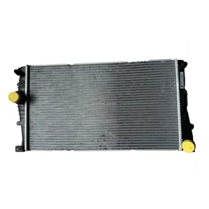 17117618807 système de refroidissement de pièces automobiles réservoir d'eau de radiateur en aluminium pour BMW F30 F35 F31 F32 F33 F34 F36 F20 F21 F22 17118672104