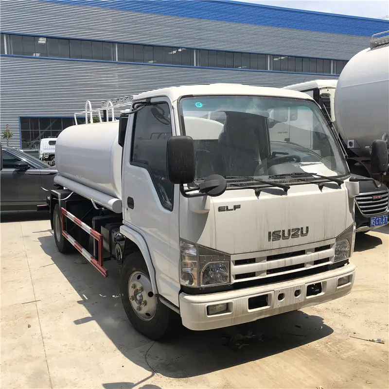 New japan sprinkling water tanker truck for sale