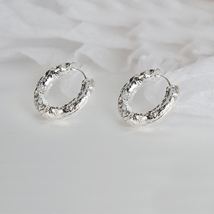 ANENJERY Simple Geometric Golden <strong>Silver</strong> Color Metal Small <strong>Huggies</strong> for Women Men Jewelry Texture Pattern Circle Hoop Earrings - Product Image 4