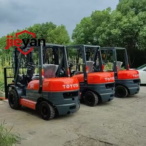 Montacargas <span class=keywords><strong>Toyota</strong></span> Usado Original Japonés, Diésel, 3 Toneladas, en Venta en Dubái - Product Image 2