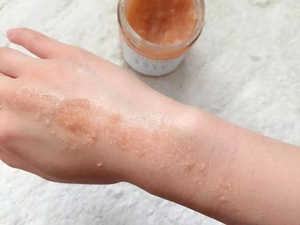 Wholesale Natural Fruit Shea Butter Exfoliating Whitening Moisturizing Rose Sugar Face and <strong>Body</strong> <strong>Scrub</strong> - Product Image 4