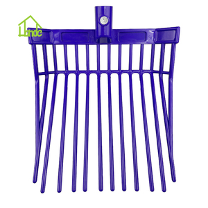 Hochwertiger lila Kunststoff-Pitch-Gabel kopf für die stabile Reinigung von Pferden - Product Image 1