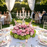 Support floral pour allée de mariage - Rose et Hortensia réalistes au toucher - Composition au sol discrète pour cérémonie