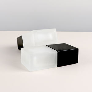 Botella de crema de bomba para loción Bomba de suero Botella de vidrio cuadrada Base Venta al por mayor Cuidado de la piel sin aire Botella de bomba sin aire esmerilada - Product Image 4