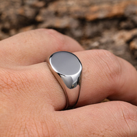 Flacher Ring mit Logogravur, wasserdicht, aus glänzend poliertem Edelstahl, personalisierbar, Geschenk zum Muttertag oder Vatertag