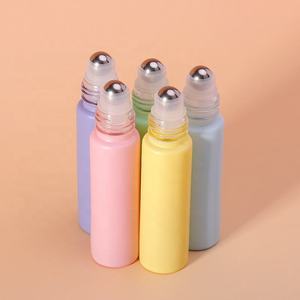 Di Grande Successo MOQ Basso 100pz Bottiglia di Vetro Roll-On da 10ml Colori Multipli Flacone Satinato con Sfera Roller per Confezione Olio Essenziale Rinfrescante - Product Image 4