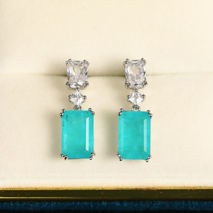 Orecchini Pendenti Geometrici Quadrati Stile Pietra Blu per Donne, Gioielli Eleganti e alla Moda - Product Image 4