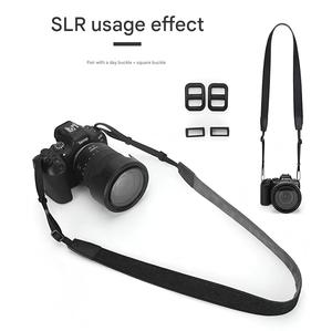 Tracolla per Fotocamera Personalizzabile per Fotografi, Viaggi e Riprese all'Aperto, Regolabile, Universale, in Morbido Neoprene, Comoda per Collo e Spalla - Product Image 3