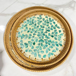 Bandeja de servicio de ratán natural con colección de incrustaciones de perlas madre - Product Image 6