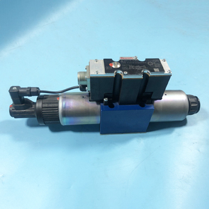 R900244748 4WREE10W3-75-2X/G24K31/F1V Válvula Proporcional de Acción Directa de 3 Posiciones y 4 Vías - Product Image 3
