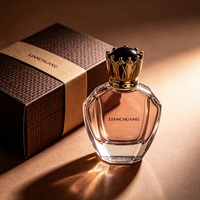 Flacon de parfum en verre transparent polygonal de luxe 80 ml, le plus vendu en usine, avec bouchon couronne et coffret cadeau pour femmes, idéal pour les fabricants de parfums (OEM)
