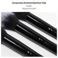HMU ODM OEM 2 en 1 Pinceau de maquillage pour le visage à double tête en forme de flamme, en fibres synthétiques végétaliennes, pour le contour, le fond de teint et l'illuminateur
