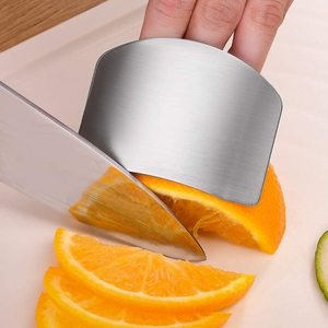 Protector de Dedos de Acero Inoxidable, Protectores para Dedos Aptos para Lavavajillas, para Cortar Verduras, Herramientas Seguras para Picar, Rebanar y Cortar en Cubitos - Product Image 4