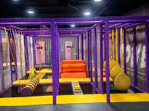 Équipement de parc d'aventure intérieur sur mesure sur le thème de l'art urbain avec parcours d'obstacles ninja et piscine à balles |   Centre commercial - Product Image 2