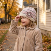 Gorro de Invierno para Bebé de Punto Suave 100% Algodón - Patrón a Cuadros - Detalle de Flor Cosido a Mano en 3D - Diseño Dibujado a Mano - Gorro de Ganchillo Ajustable