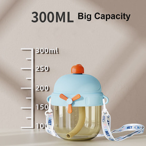 Mignon gobelet en plastique réutilisable sans BPA de 300ml pour les tout-petits Portable bébé alimentation bouteille d'eau sangle/paille pour l'eau bouillante - Product Image 3