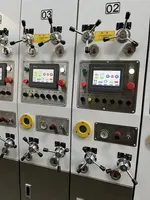 Imprimante flexographique entièrement automatique, découpeuse à rainures, avec ligne de liaison plieuse-colleuse pour la fabrication de boîtes en carton ondulé
