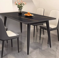 Ensemble de table à manger moderne en marbre blanc rectangulaire avec chaises rembourrées bicolores pour cuisine, salle à manger, maison, restaurant, hôtel