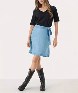Minifalda formal de mezclilla tejida de cintura natural, color azul claro, con cinturón, estilo casual. - Product Image 3