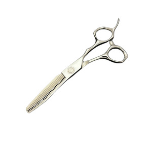 Ciseaux de coiffure professionnels Ku 6,0 pouces en acier inoxydable 440C pour droitiers, usage en salon de beauté, lame standard - Product Image 4