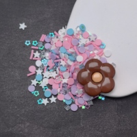 Étoiles en argile polymère multicolores (violet, rose, bleu, blanc) et paillettes en forme de cubes de glace transparents pour la décoration de globes de neige et de slime