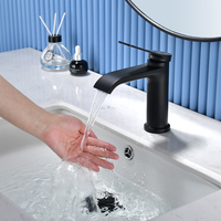 Robinet de salle de bain cascade à canal ouvert noir mat, corps rond, levier plat, montage sur plan, mitigeur de lavabo monotrou