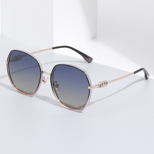 Nuevas gafas de sol polarizadas con montura cuadrada de estilo europeo para mujer, protección UV400, montura de metal TR, lentes TAC, negro C1 DL-D6412 - Product Image 3