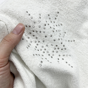 กางเกงขาสั้นแฟชั่นประดับมุกและคริสตัล ผ้าเฟรนช์เทอร์รี่ ดีไซน์เนอร์ออกแบบ กางเกงวิ่งออกกำลังกายทรงหลวม กางเกงขาสั้นผ้าฝ้ายโอเวอร์ไซส์ประดับคริสตัล - Product Image 3