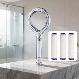 Doccetta a mano Daily Comfort con filtro a carbone attivo in plastica, design ad anello cavo, filtrazione visibile e aumento pressione - Product Image 1