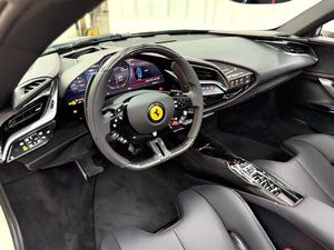 Ferrari <span class=keywords><strong>SF90</strong></span> Stradale Cabriolet Turbo Hybride d'Occasion R19 Volant à Gauche Hypercar Performances de Piste à <span class=keywords><strong>Vendre</strong></span> dans le Monde Entier - Product Image 4