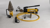 Equivalente a ENERPAC FSH-14 K, Separador Hidráulico de Bridas de 14 Toneladas, 700 Bares, Apertura de 80 mm, Kit Separador de Cuñas Tipo Dividido